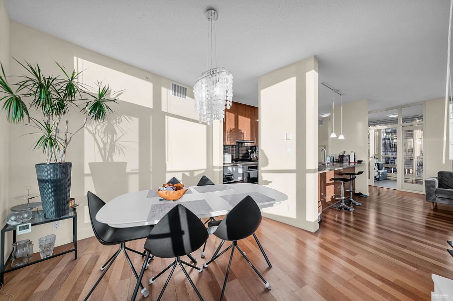 3404 1189 Melville Street Vancouver, BC - 9