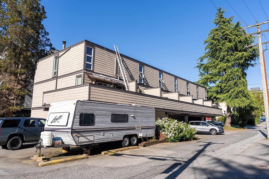 5 1535 St. Georges Avenue North Vancouver, BC - 3