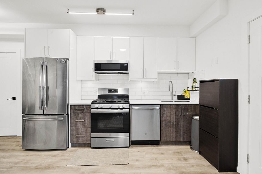 2743 Duke Street Vancouver, BC - 8