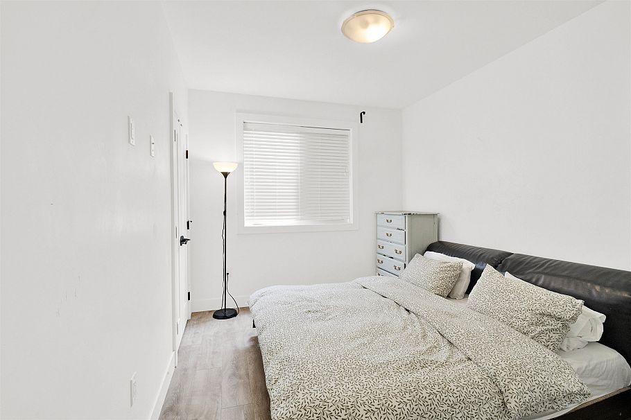 2743 Duke Street Vancouver, BC - 21