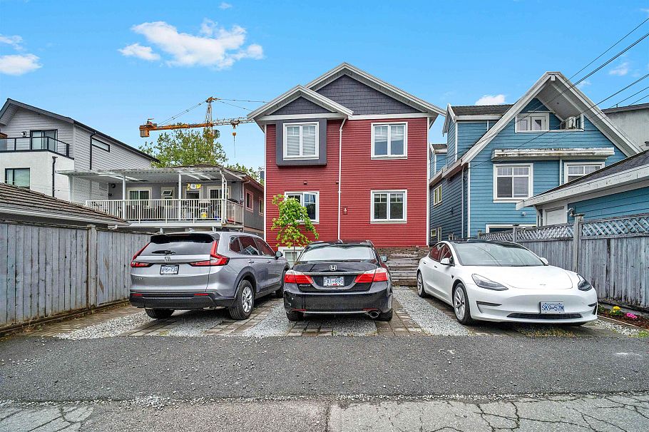 2743 Duke Street Vancouver, BC - 30