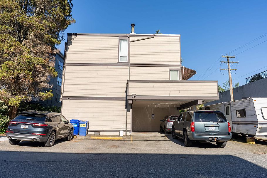 5 1535 St. Georges Avenue North Vancouver, BC - 19