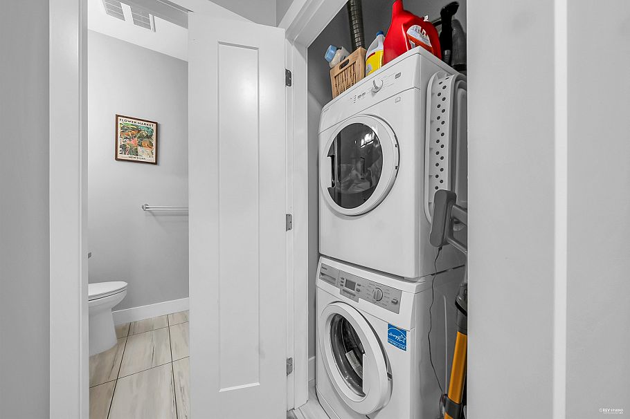 1033 Prospect Avenue North Vancouver, BC - 18