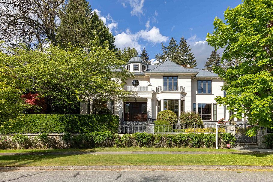5376 Connaught Drive Vancouver, BC - 1
