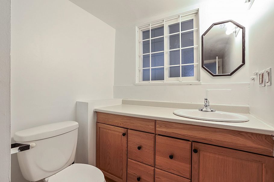 5872 Culloden Street Vancouver, BC - 22