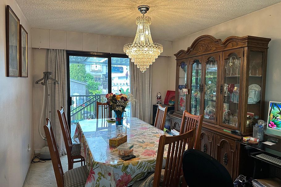 332 W 14th Street North Vancouver, BC - 3