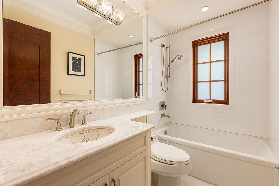 5376 Connaught Drive Vancouver, BC - 24