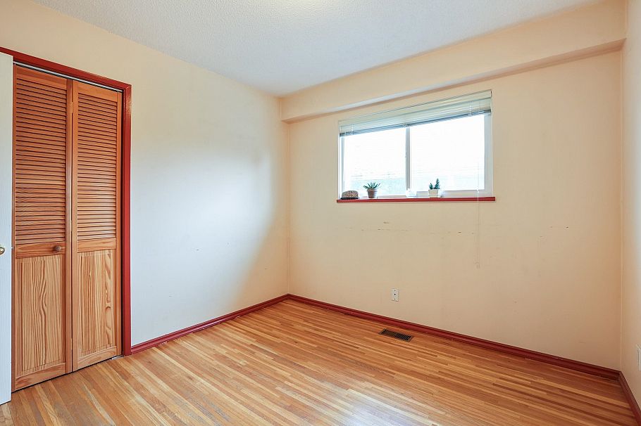 5872 Culloden Street Vancouver, BC - 12