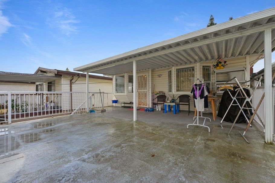 2663 E 41st Avenue Vancouver, BC - 17