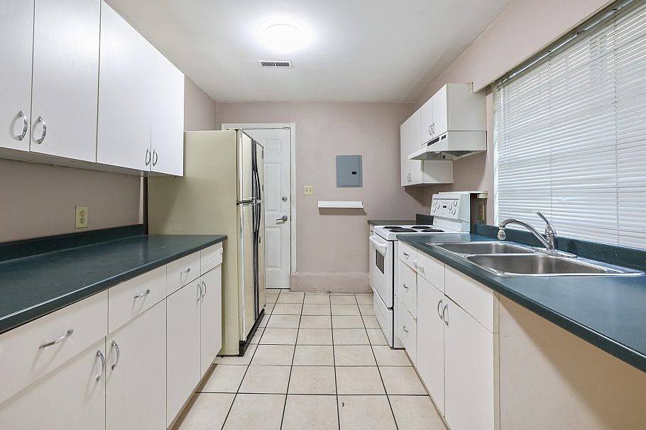 5872 Culloden Street Vancouver, BC - 18