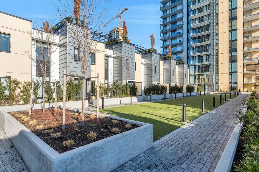 1206 1401 Hunter Street North Vancouver, BC - 36