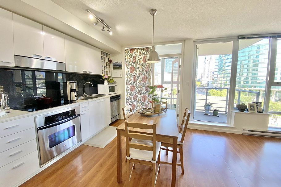 905 602 Citadel Parade Vancouver, BC - 2