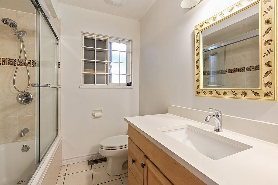 5872 Culloden Street Vancouver, BC - 15