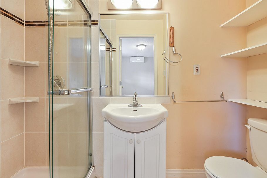 5872 Culloden Street Vancouver, BC - 10