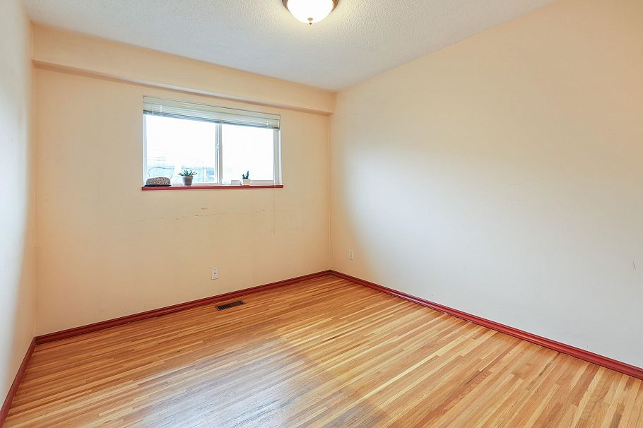 5872 Culloden Street Vancouver, BC - 11