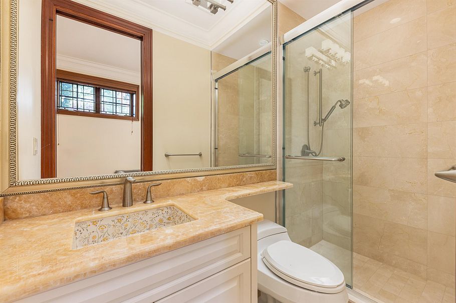 5376 Connaught Drive Vancouver, BC - 33