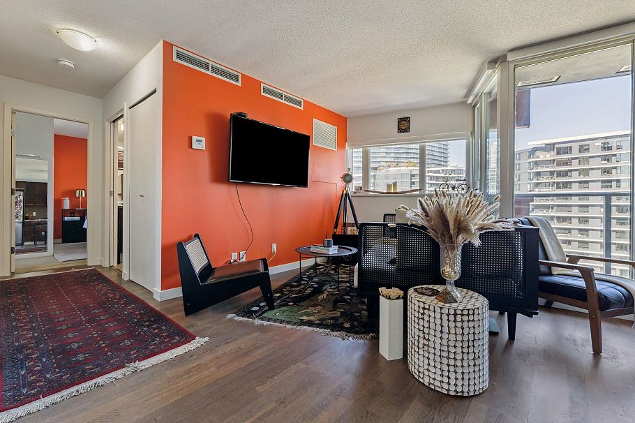 1701 918 Cooperage Way Vancouver, BC - 2