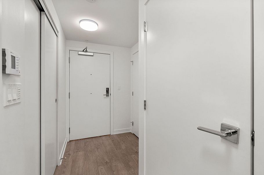 1206 1401 Hunter Street North Vancouver, BC - 4