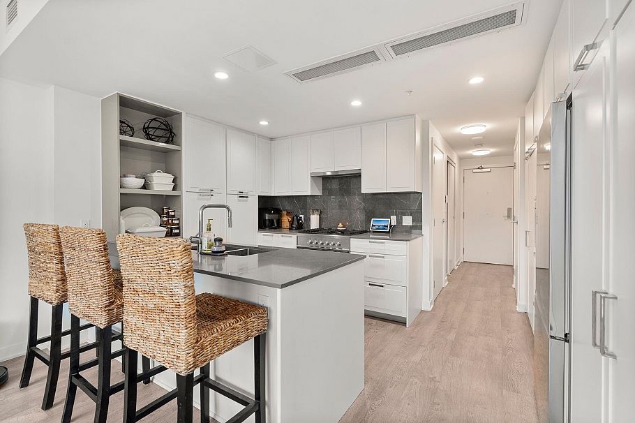 1206 1401 Hunter Street North Vancouver, BC - 9