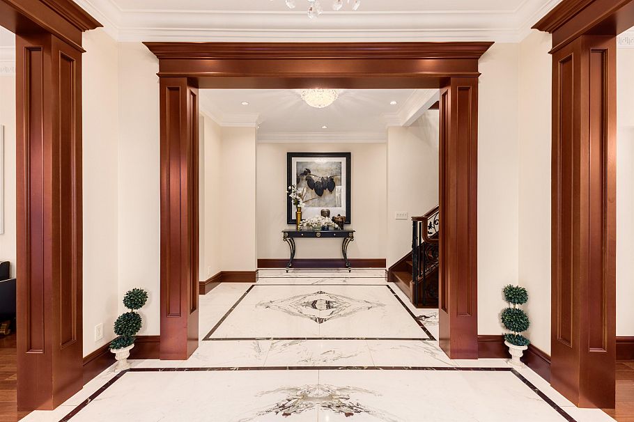 5376 Connaught Drive Vancouver, BC - 2