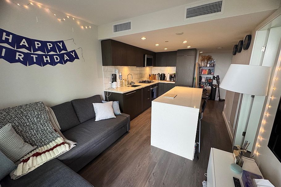 701 8238 Lord Street Vancouver, BC - 1