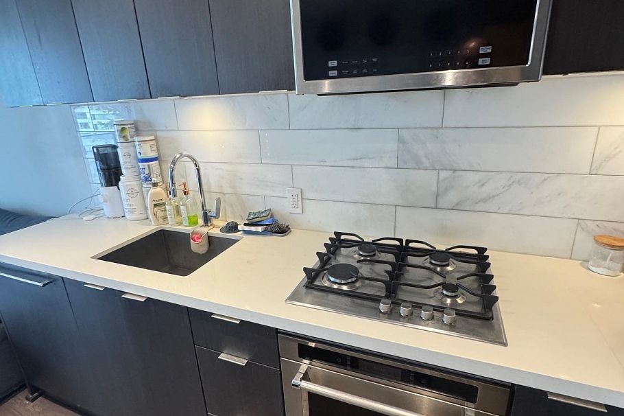 701 8238 Lord Street Vancouver, BC - 4