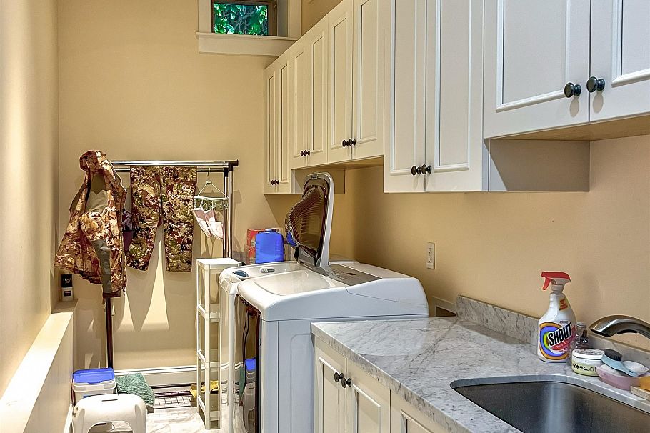 2237 W 37th Avenue Vancouver, BC - 33