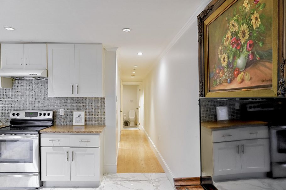 2237 W 37th Avenue Vancouver, BC - 35