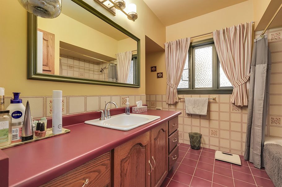 936 W 37th Avenue Vancouver, BC - 13