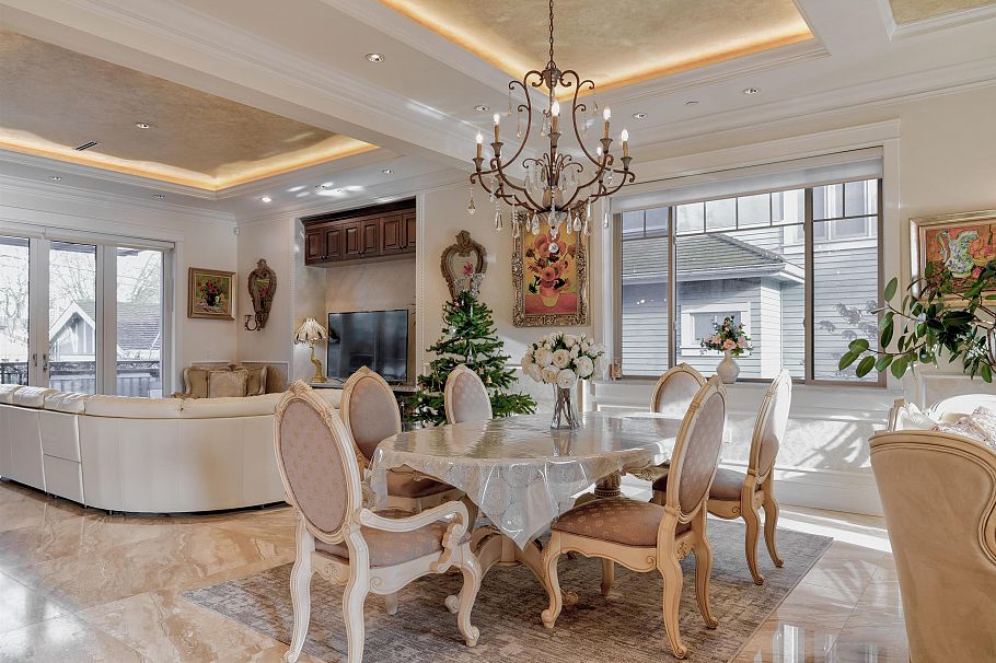 2237 W 37th Avenue Vancouver, BC - 5