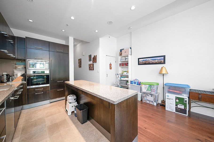 TH12 5989 Walter Gage Road Vancouver, BC - 11