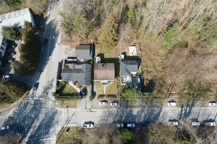 2204 Old Dollarton Road North Vancouver, BC - 3