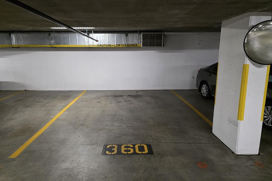 1233 Pacific Boulevard Vancouver, BC - 1