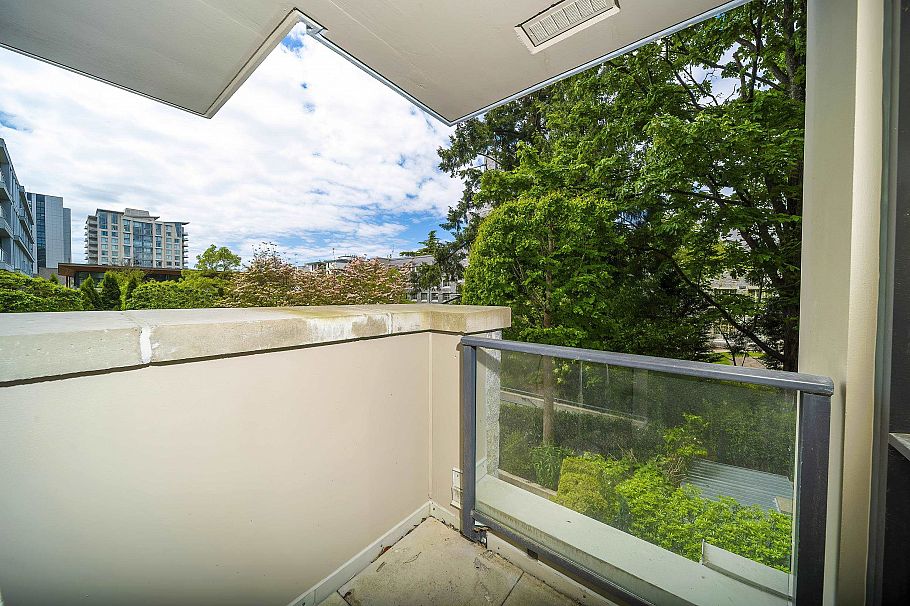 TH12 5989 Walter Gage Road Vancouver, BC - 28