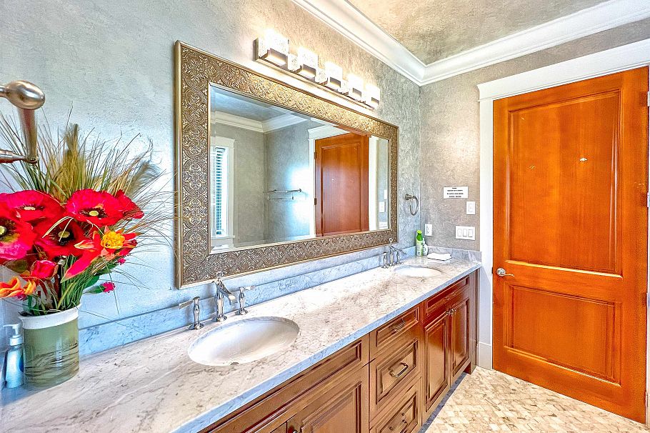 2237 W 37th Avenue Vancouver, BC - 23