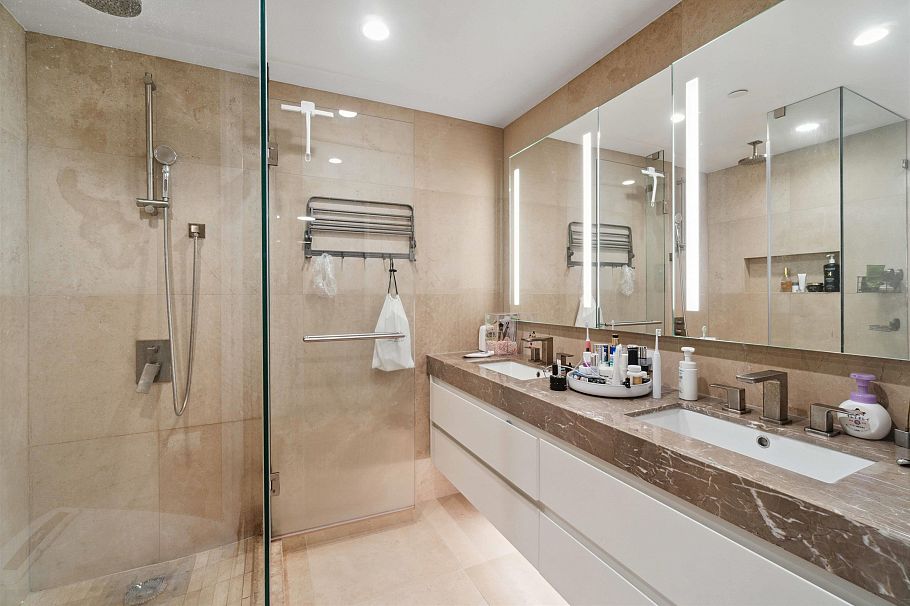 681 W 59th Avenue Vancouver, BC - 10