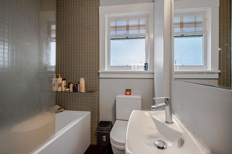 3012 W 14th Avenue Vancouver, BC - 7