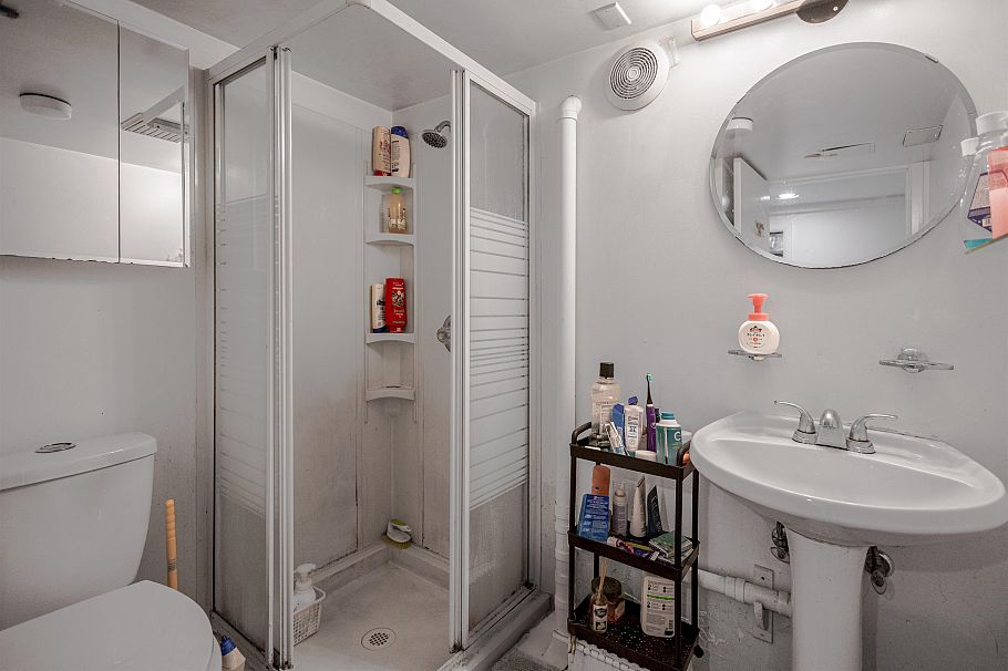 3012 W 14th Avenue Vancouver, BC - 20