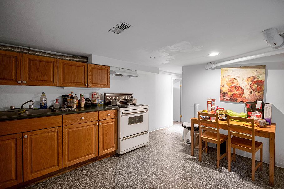 3012 W 14th Avenue Vancouver, BC - 19