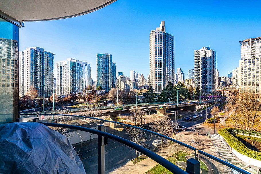 688 87 Nelson Street Vancouver, BC - 19