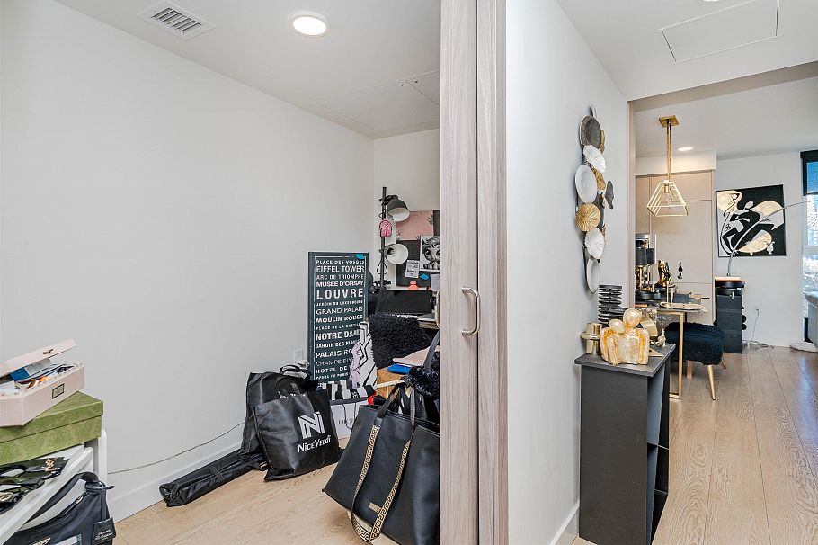 688 87 Nelson Street Vancouver, BC - 17