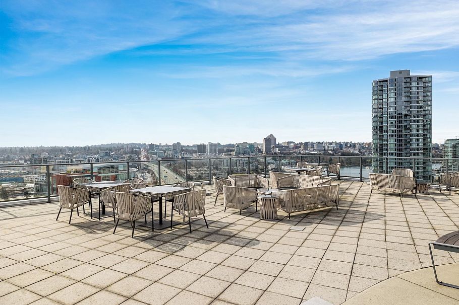 688 87 Nelson Street Vancouver, BC - 37