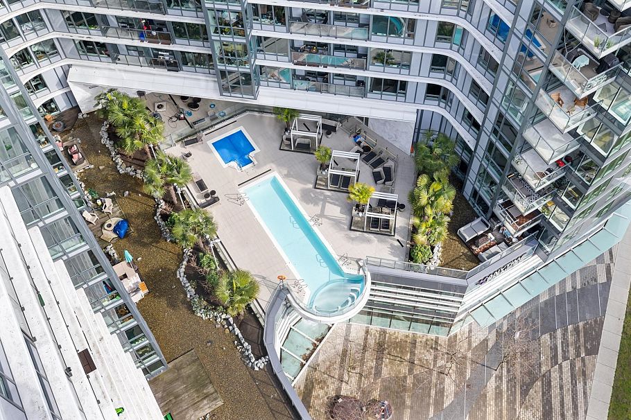 688 87 Nelson Street Vancouver, BC - 32