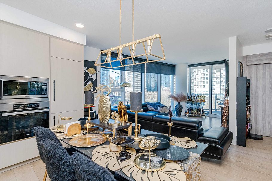 688 87 Nelson Street Vancouver, BC - 12