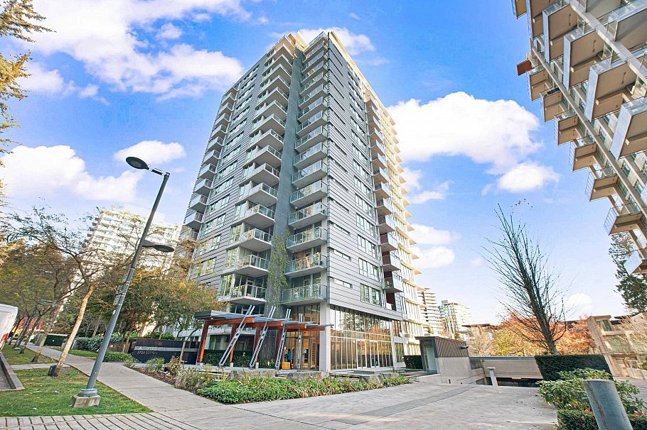 1709 5728 Berton Avenue Vancouver, BC - 1