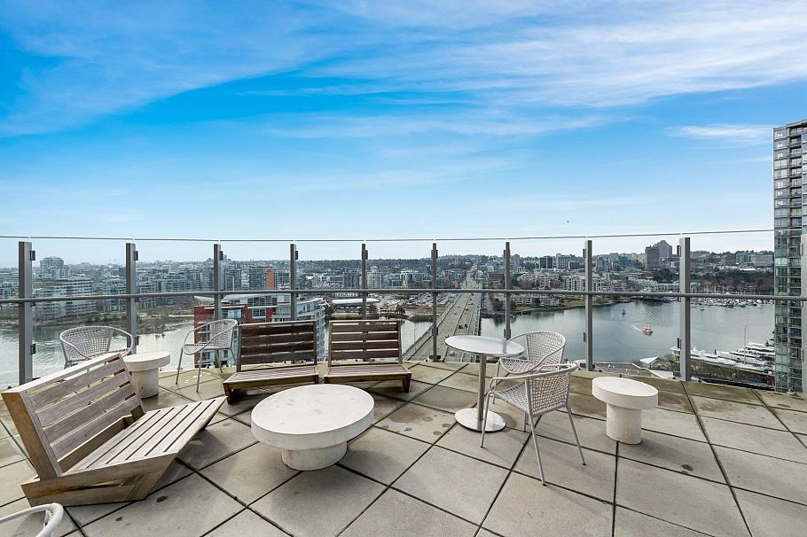 688 87 Nelson Street Vancouver, BC - 25