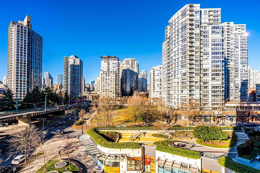 688 87 Nelson Street Vancouver, BC - 20