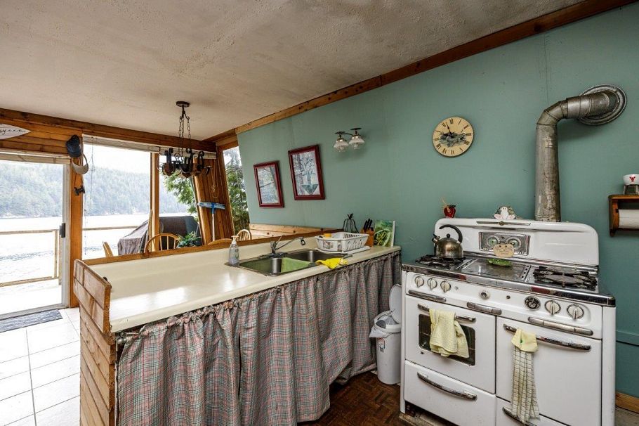 11 East Of Croker Island North Vancouver, BC - 16