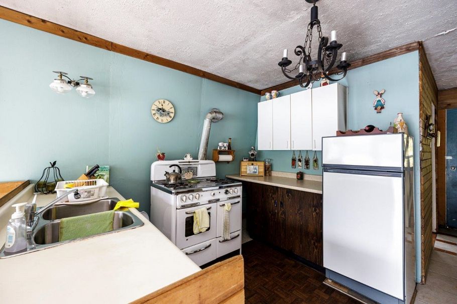 11 East Of Croker Island North Vancouver, BC - 17