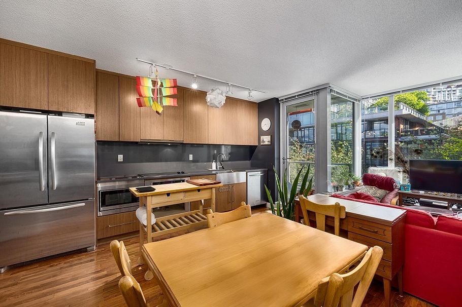 504 251 E 7th Avenue Vancouver, BC - 4